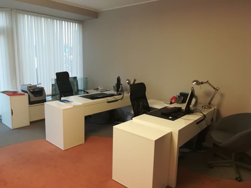 wirtualne biuro bydgoszcz wnętrze biurka stanowiska robocze parter rolety kijowska 44